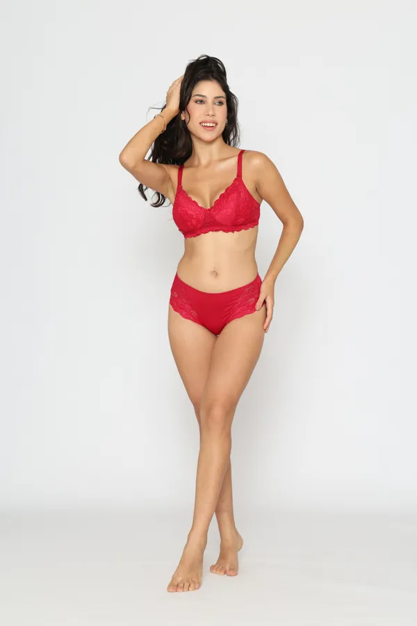 Magenta_Lightly_Padded_Floral_Lace_Set