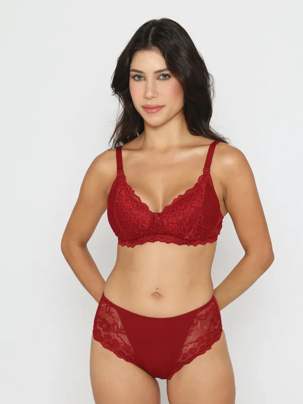 Maroon_Lightly_Padded_Floral_Lace_Set