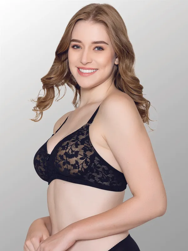 Black_Lightly_Padded_Floral_Lace_Set