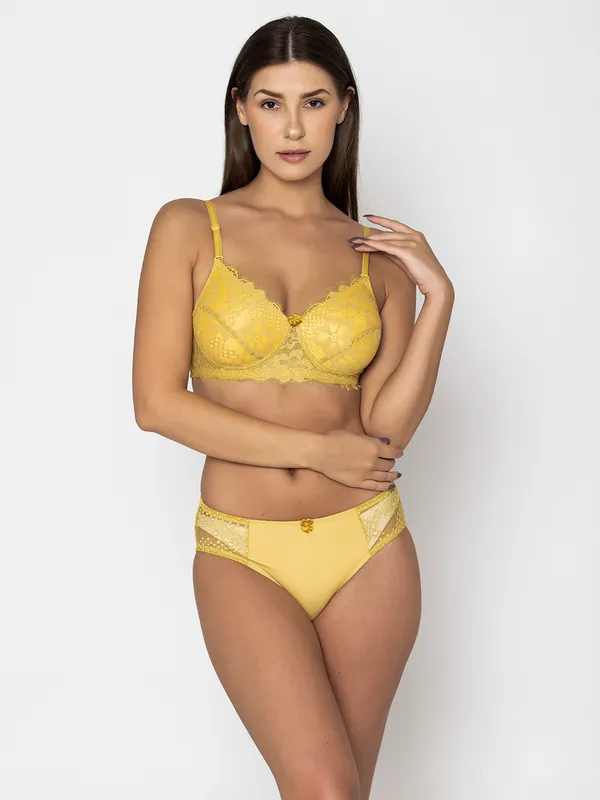 Mustard_Lightly_Padded_Chantilly_Lace_Set