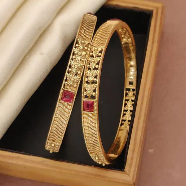 Gold_Versatile_High_Gold-Plated_Diamond-Studded_Bangles_For_women