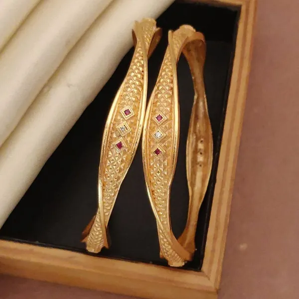 Gold_Versatile_High_Gold-Plated_Diamond-Studded_Bangles_For_women