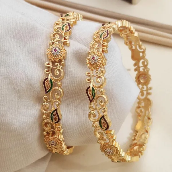 Gold_Versatile_High_Gold-Plated_Diamond-Studded_Bangles_For_women
