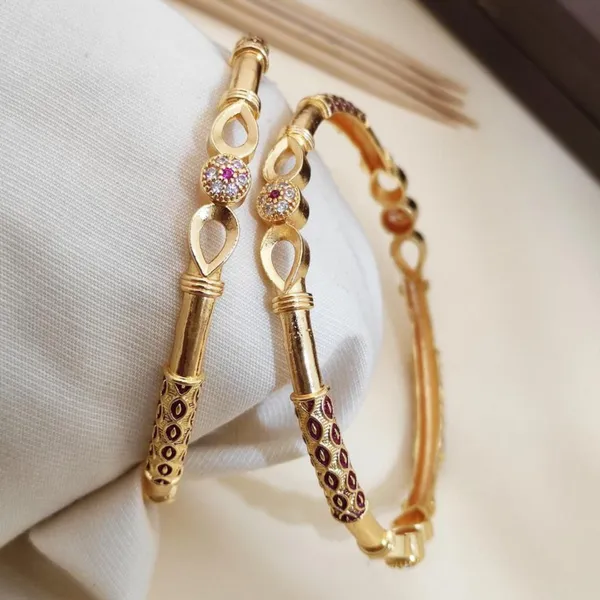 Gold_Versatile_High_Gold-Plated_Diamond-Studded_Bangles_For_women