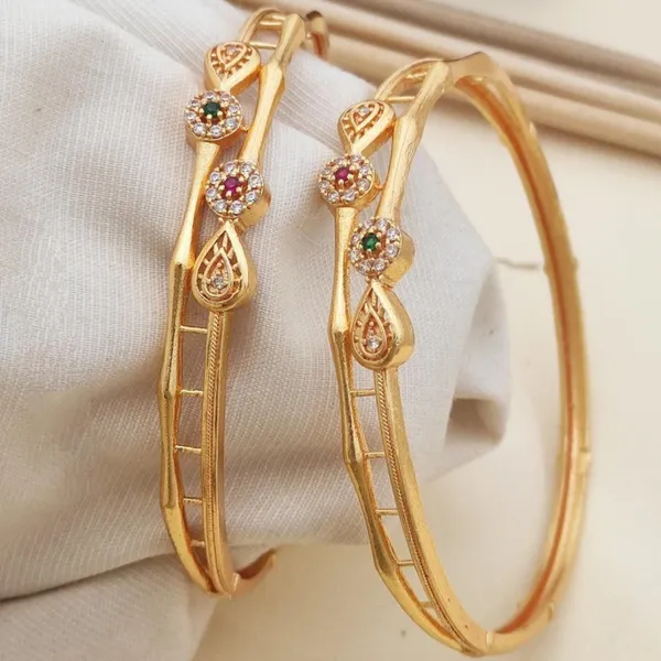 Gold_Versatile_High_Gold-Plated_Diamond-Studded_Bangles_For_women