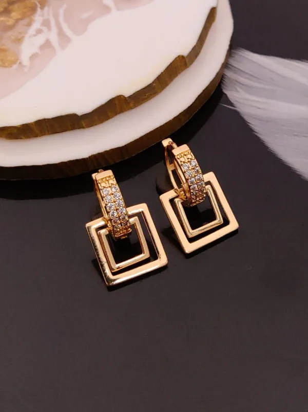 Rose_Gold_Plated_Earring_combo_of_2_pair_(Flower_and_Square_Shaped)