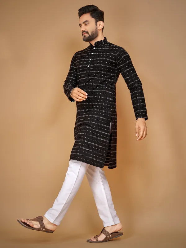 Black_Polyester_Printed_Kurta_For_Men