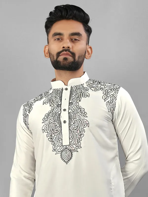White_Polyester_Embroidered_Hand_work_Mandarin_Collar_Thread_Work_Pathani_Kurta__Pyjama_Set_For_Men