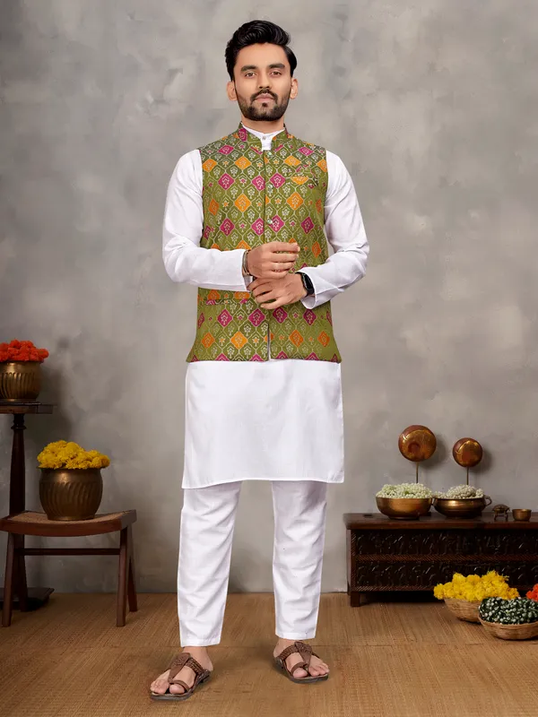Men's_Kurta__Koti_&_Women_Saree
