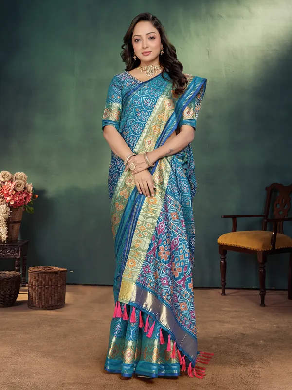 Men's_Kurta_+_Koti_&_Women_Saree_