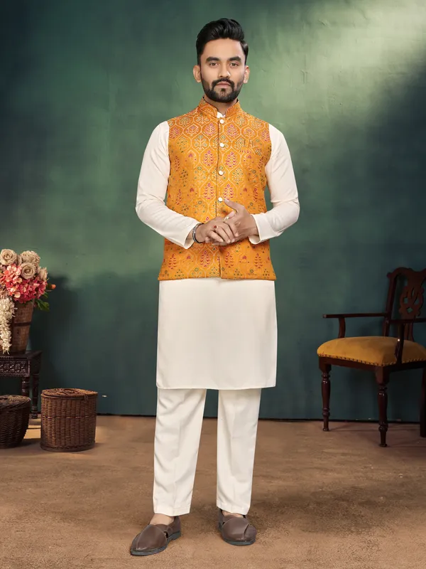 Men's_Kurta_+_Koti_&_Women_Saree_