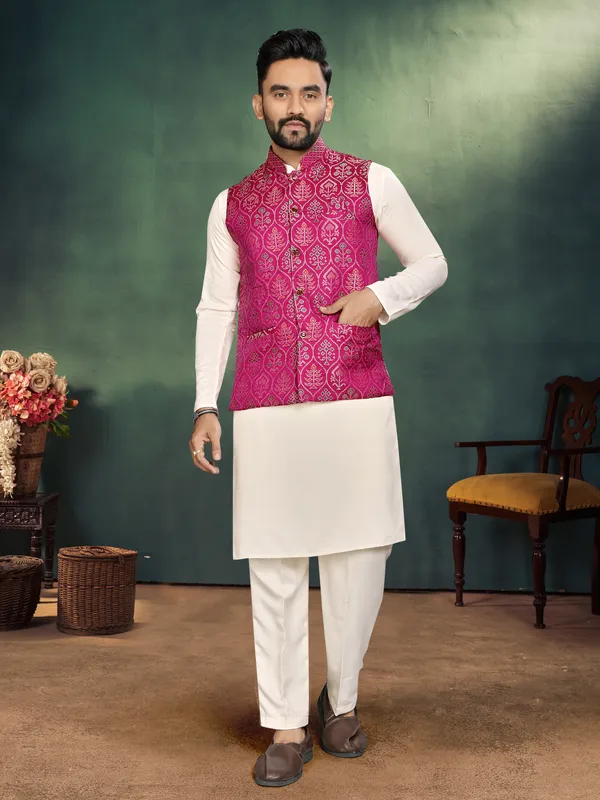 Men's_Kurta_+_Koti_&_Women_Saree_