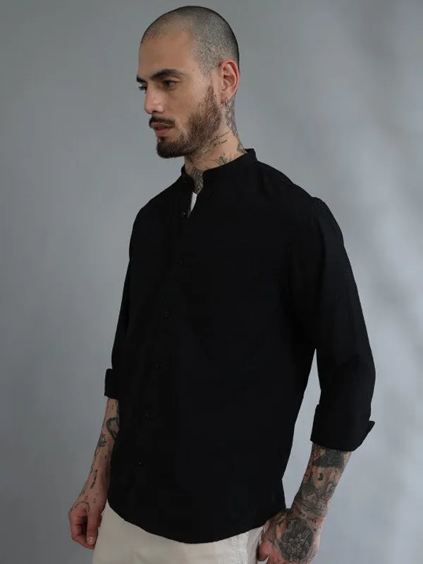 Muscovite_Black_Cotton_Solid_Shirt_For_Men