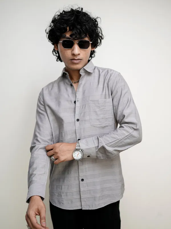 Daegu_Grey_Cotton_Solid_Shirt_For_Men