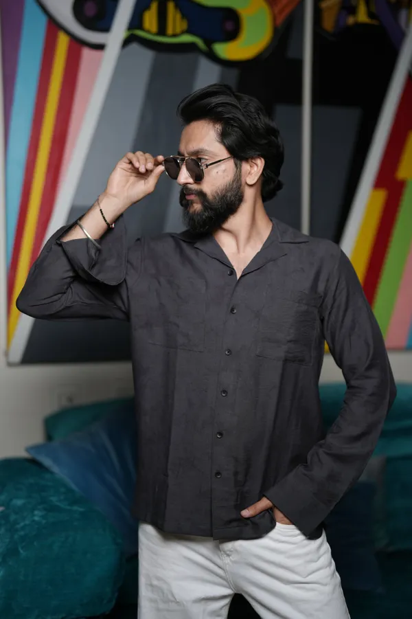 Saudi_Dark_Grey_Cotton_Solid_Shirt_For_Men