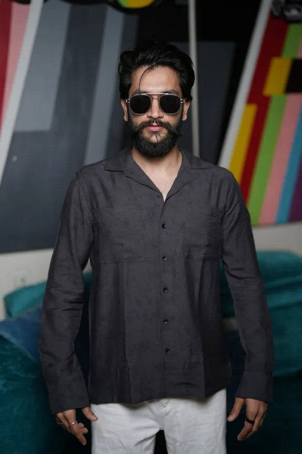 Saudi_Dark_Grey_Cotton_Solid_Shirt_For_Men