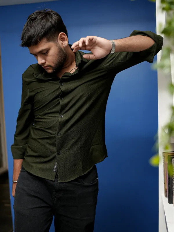 Oman_Green_Cotton_Solid_Shirt_For_Men