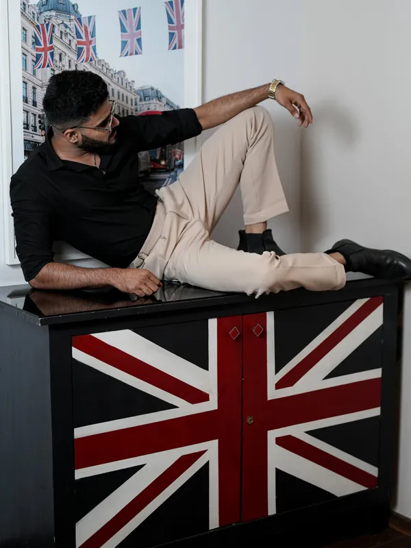 Oman_Black_Cotton_Solid_Shirt_For_Men