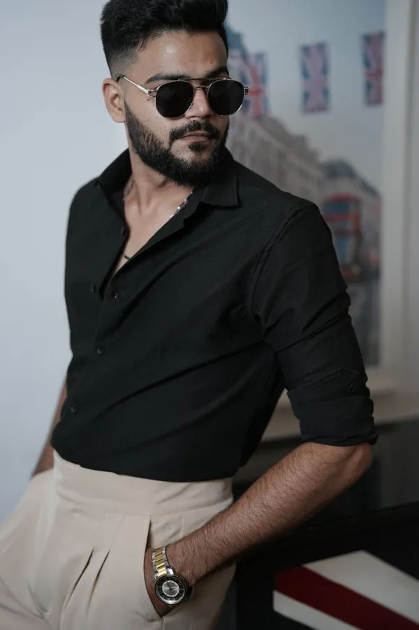 Oman_Black_Cotton_Solid_Shirt_For_Men