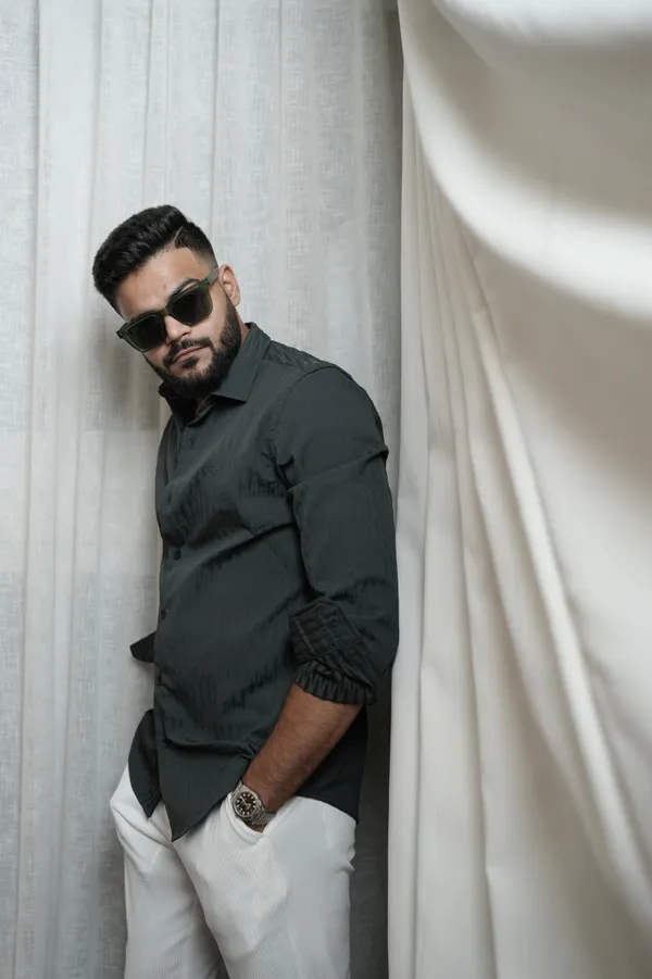 Dubai_Dark_Green_Textured_Cotton_Solid_Shirt_For_Men
