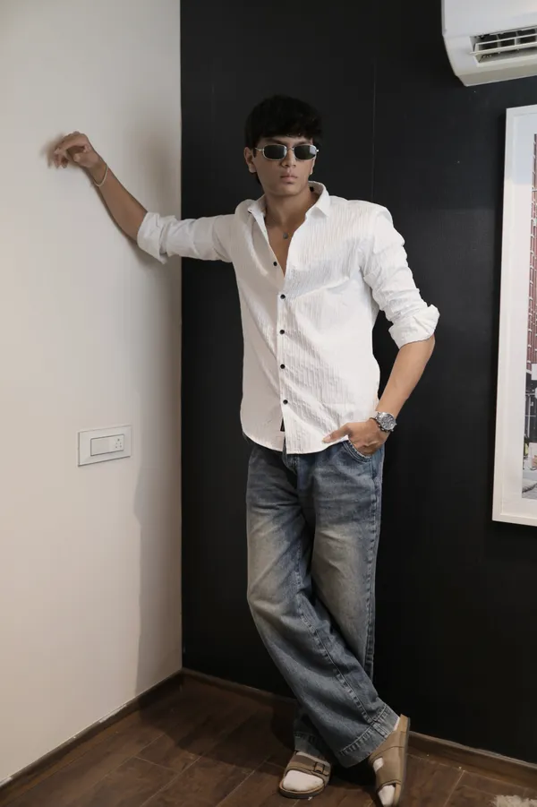Dubai_White_Textured_Cotton_Solid_Shirt_For_Men