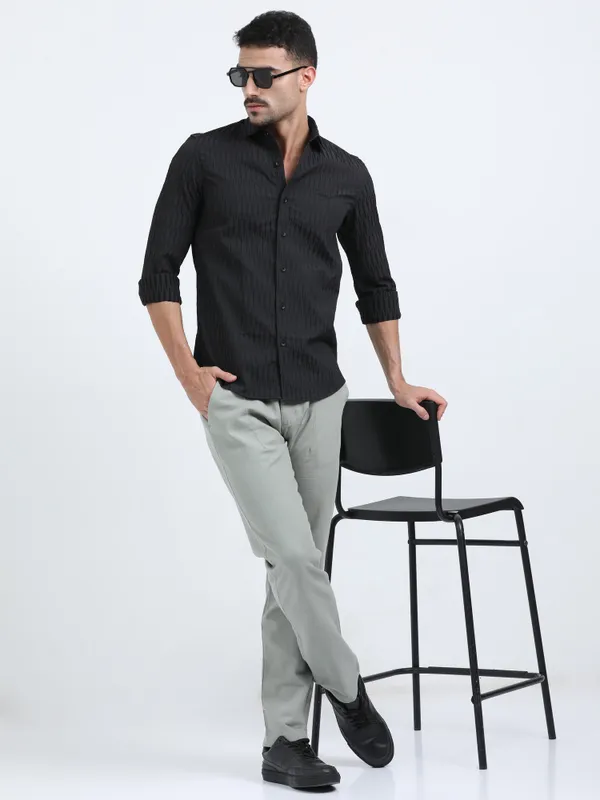 Dubai_Black_Textured_Cotton_Solid_Shirt_For_Men