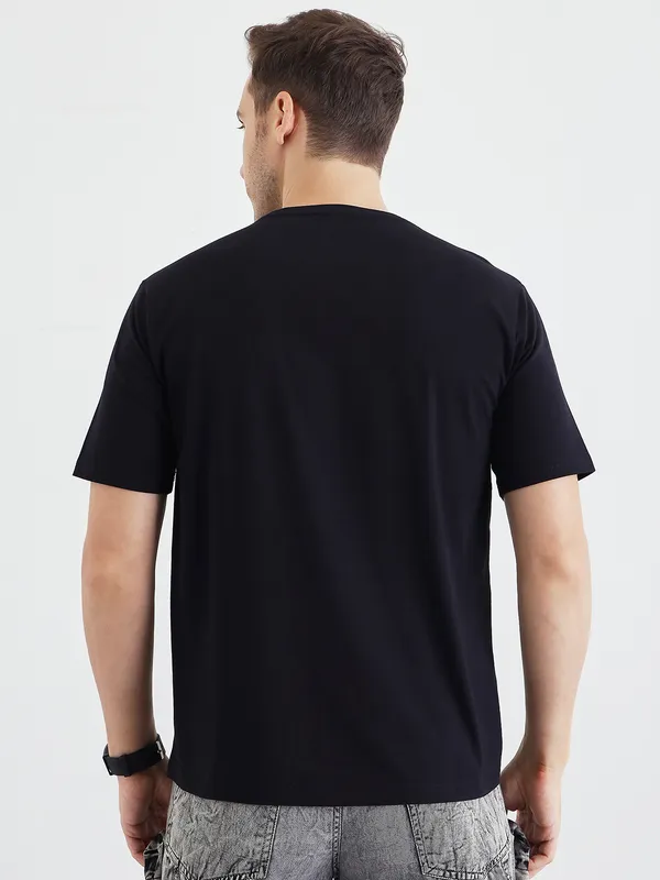 Black_Cotton_Graphic_Print_T-Shirt_For_Men