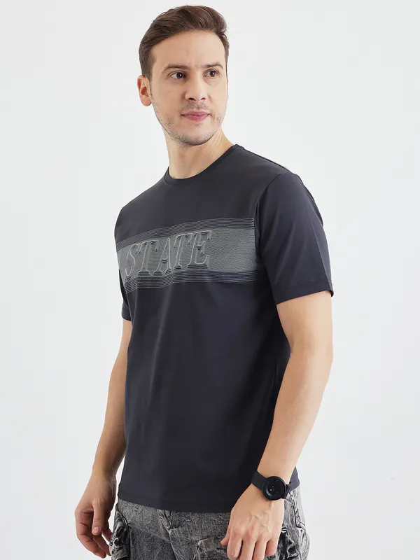 Grey_Cotton_Round_Neck_Half_Sleeves_T-Shirt_For_Men