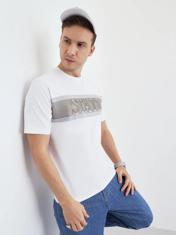 White_Cotton_Round_Neck_Half_Sleeves_T-Shirt_For_Men