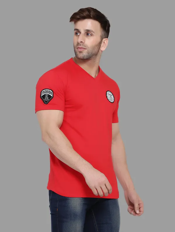 Red_Cotton_Blend_V_Neck_Half_Sleeve_T_Shirt_For_Men