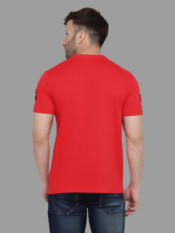 Red_Cotton_Blend_V_Neck_Half_Sleeve_T_Shirt_For_Men