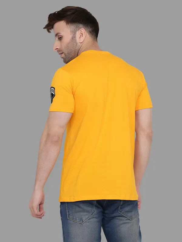 Yellow_Cotton_Blend_V_Neck_Half_Sleeve_T_Shirt_For_Men