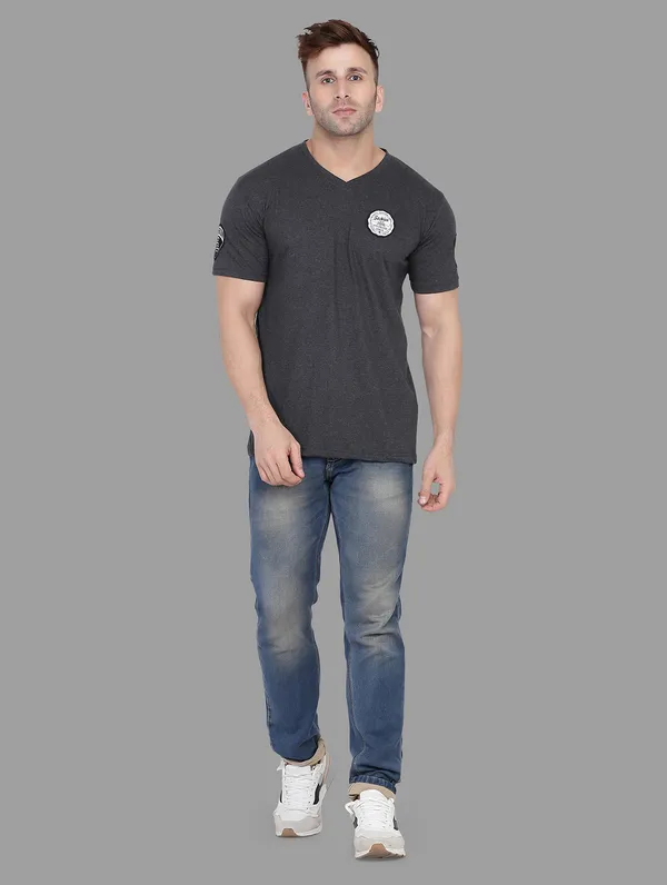 Grey_Cotton_Blend_V_Neck_Half_Sleeve_T_Shirt_For_Men