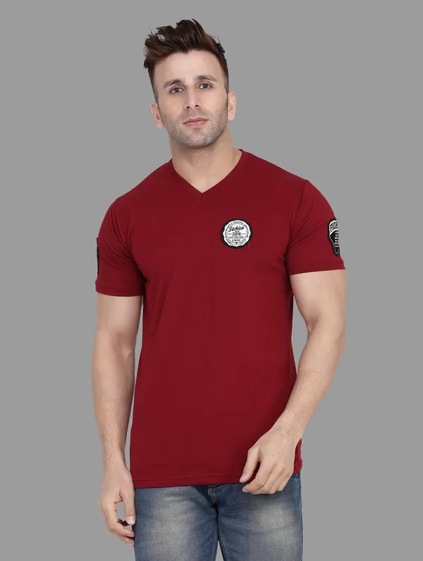 Maroon_Cotton_Blend_V_Neck_Half_Sleeve_T_Shirt_For_Men