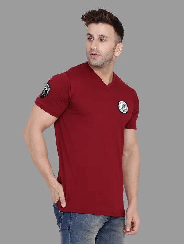 Maroon_Cotton_Blend_V_Neck_Half_Sleeve_T_Shirt_For_Men