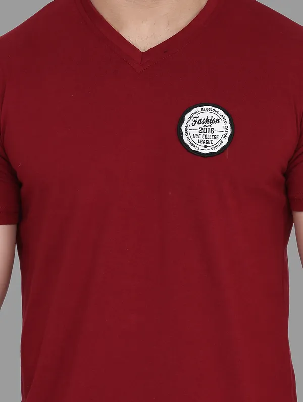 Maroon_Cotton_Blend_V_Neck_Half_Sleeve_T_Shirt_For_Men
