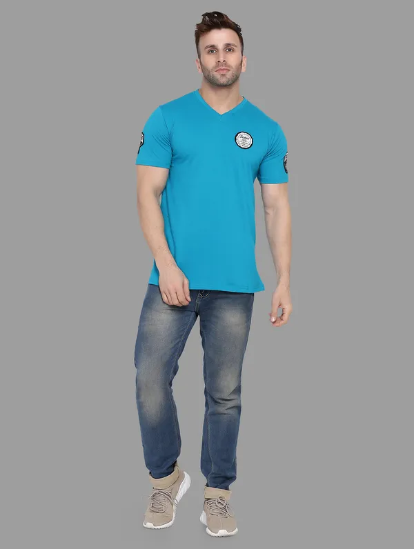 Turquoise_Cotton_Blend_V_Neck_Half_Sleeve_T_Shirt_For_Men
