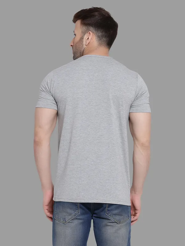 Silver_Cotton_Blend_Round_Neck_Half_Sleeve_T_Shirt_For_Men