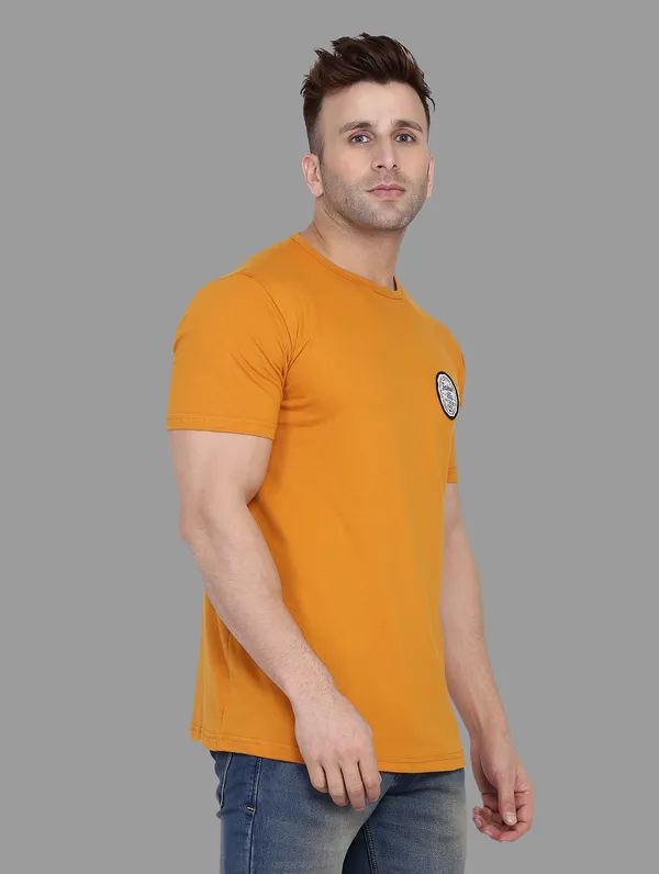 Mustard_Cotton_Blend_Round_Neck_Half_Sleeve_T_Shirt_For_Men