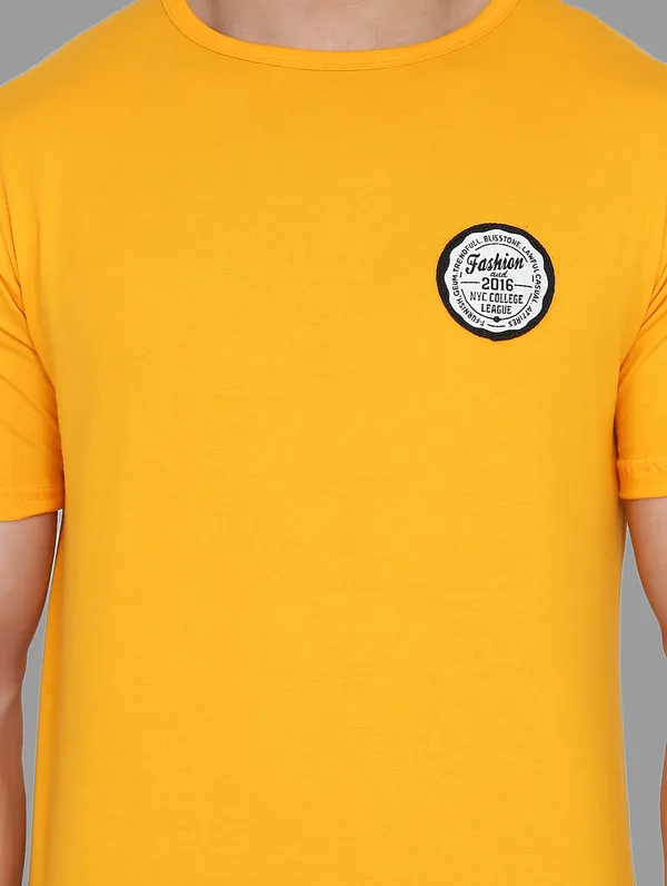 Yellow_Cotton_Blend_Round_Neck_Half_Sleeve_T_Shirt_For_Men
