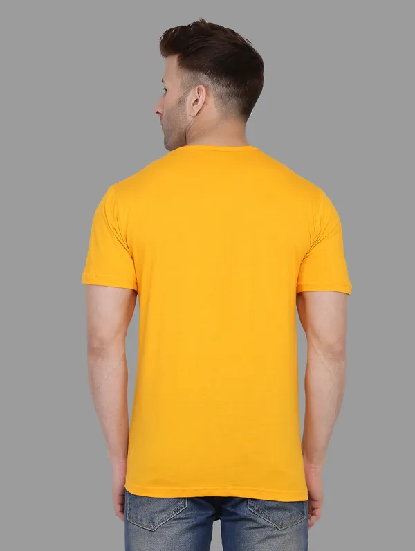 Yellow_Cotton_Blend_Round_Neck_Half_Sleeve_T_Shirt_For_Men