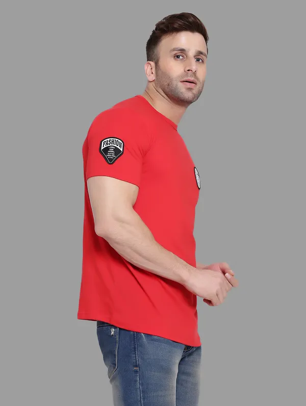 Red_Cotton_Blend_Round_Neck_Half_Sleeve_T_Shirt_For_Men