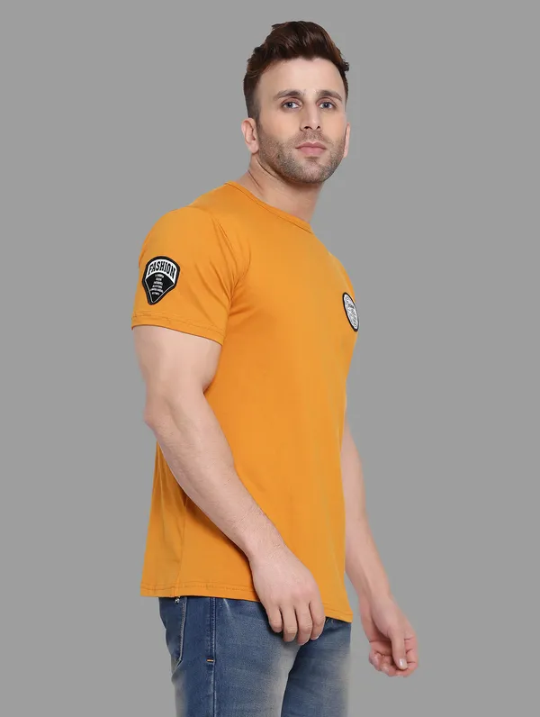 Mustard_Cotton_Blend_Round_Neck_Half_Sleeve_T_Shirt_For_Men