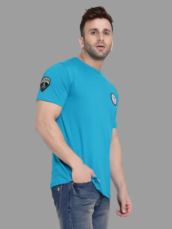 Turquoise_Cotton_Blend_Round_Neck_Half_Sleeve_T_Shirt_For_Men