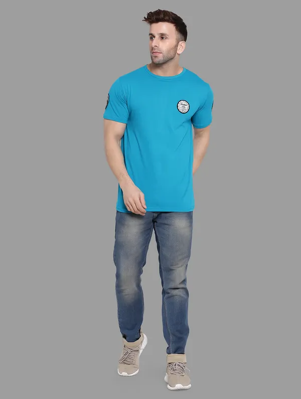 Turquoise_Cotton_Blend_Round_Neck_Half_Sleeve_T_Shirt_For_Men