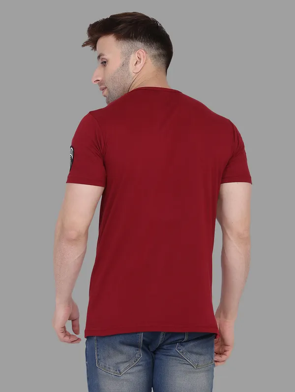 Maroon_Cotton_Blend_Round_Neck_Half_Sleeve_T_Shirt_For_Men
