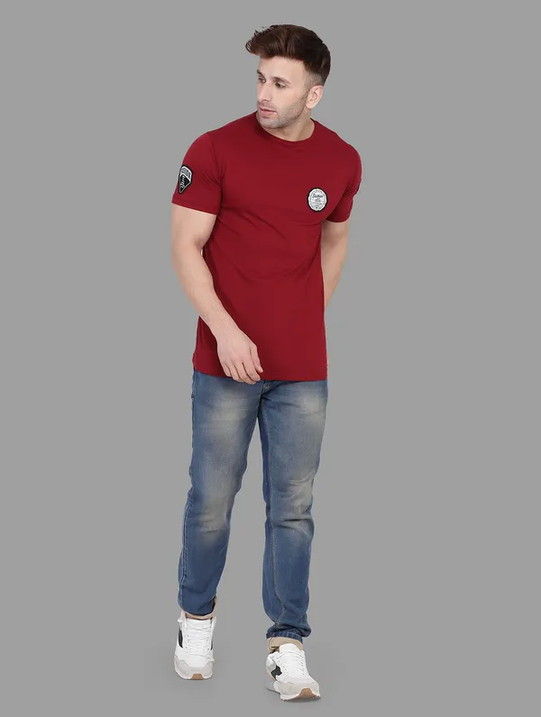 Maroon_Cotton_Blend_Round_Neck_Half_Sleeve_T_Shirt_For_Men