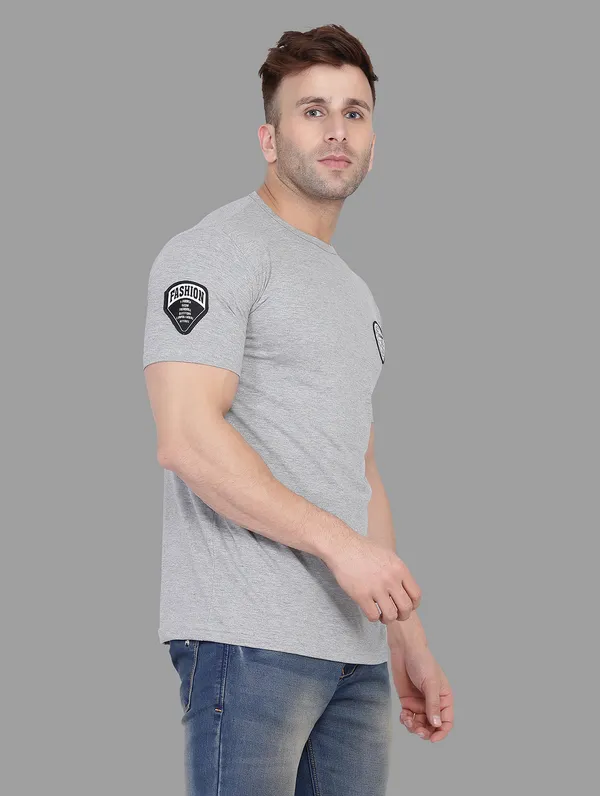 Silver_Cotton_Blend_Round_Neck_Half_Sleeve_T_Shirt_For_Men