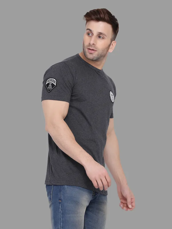 Grey_Cotton_Blend_Round_Neck_Half_Sleeve_T_Shirt_For_Men