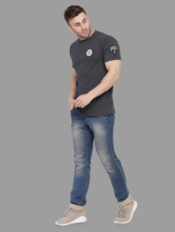 Grey_Cotton_Blend_Round_Neck_Half_Sleeve_T_Shirt_For_Men